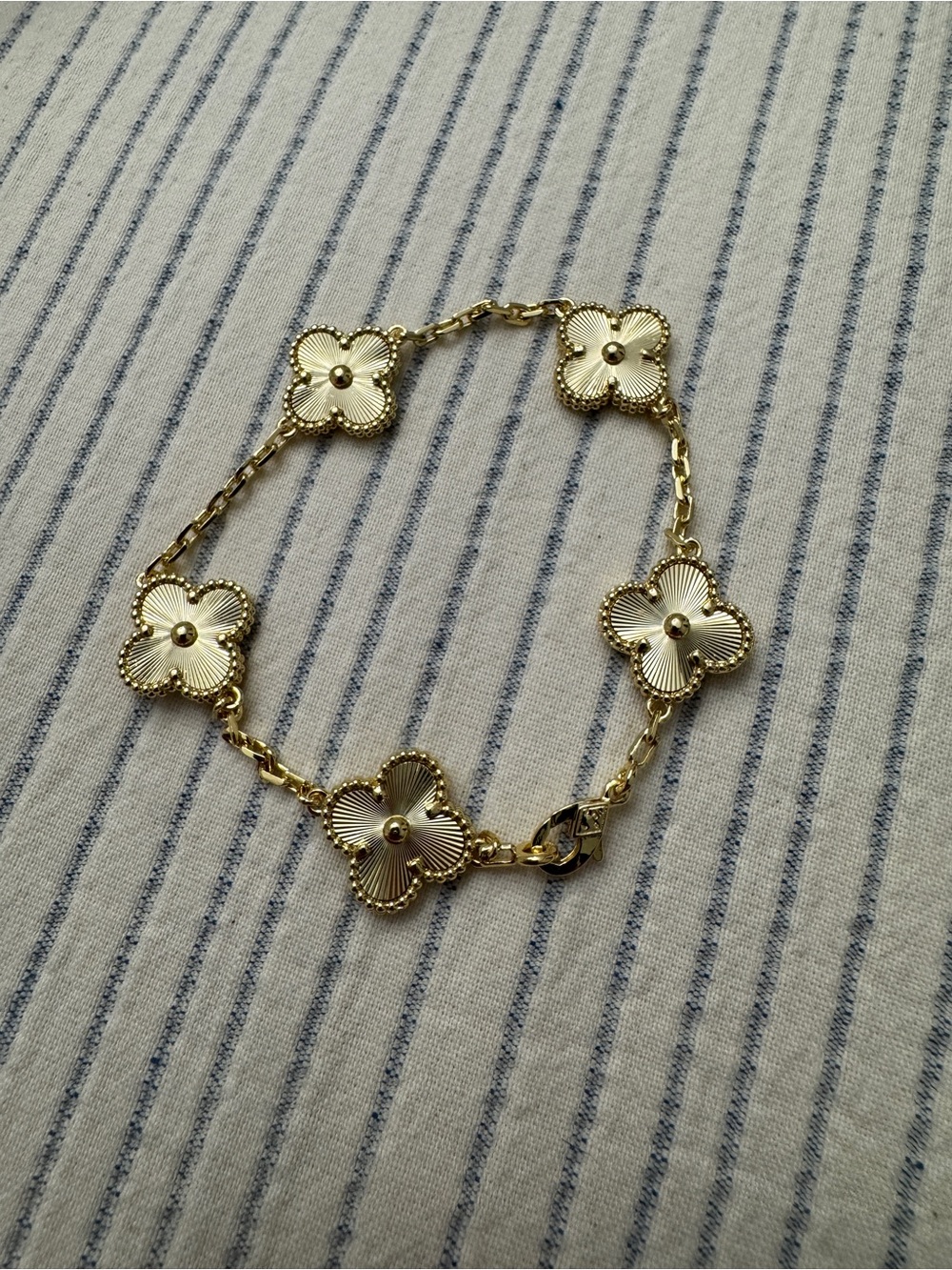 5 Motifs Clover Gold VCA Design Bracelet - Picture 2 of 2